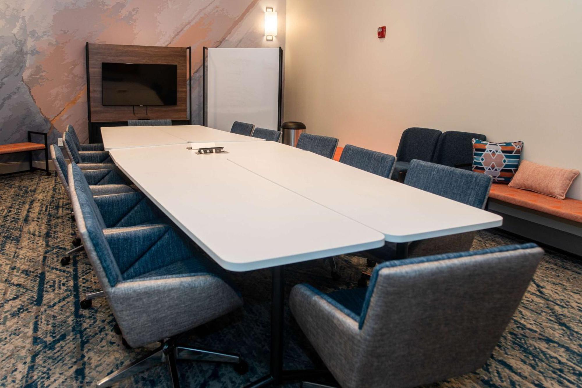 Hilton Garden Inn Mattoon, Il Екстериор снимка