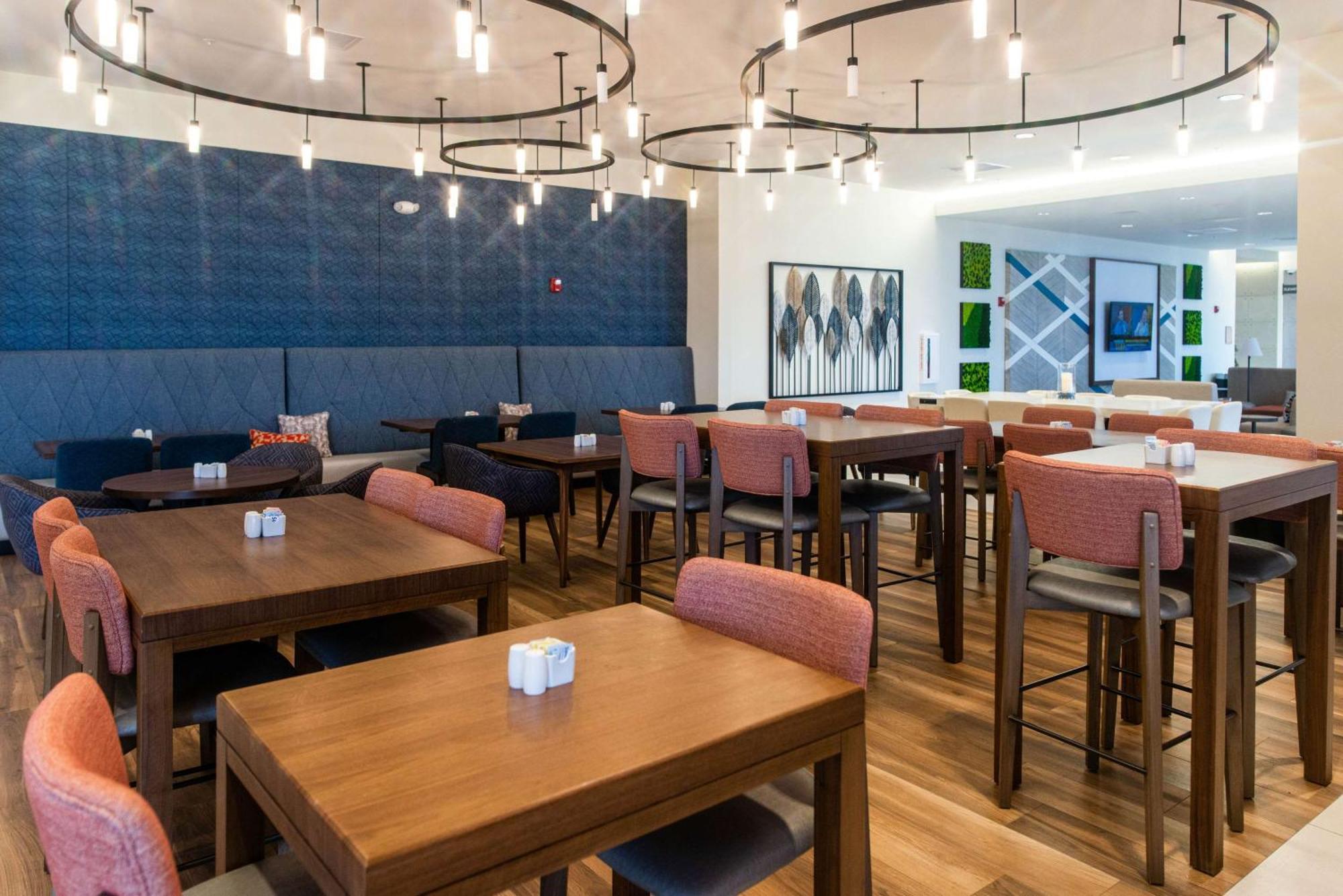 Hilton Garden Inn Mattoon, Il Екстериор снимка